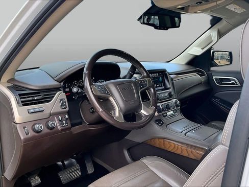 Used 2020 GMC Yukon XL Denali AWD/4WD image 15