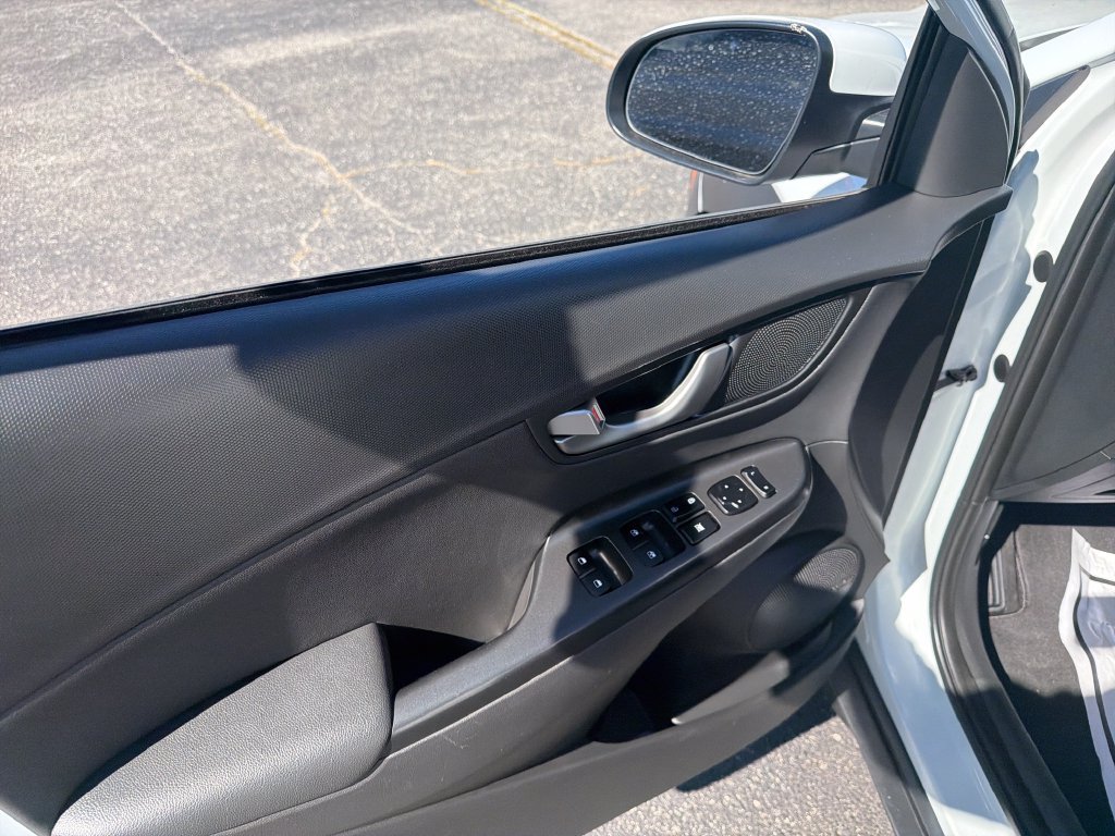 Used 2020 Hyundai Kona Ultimate AWD/4WD image 11