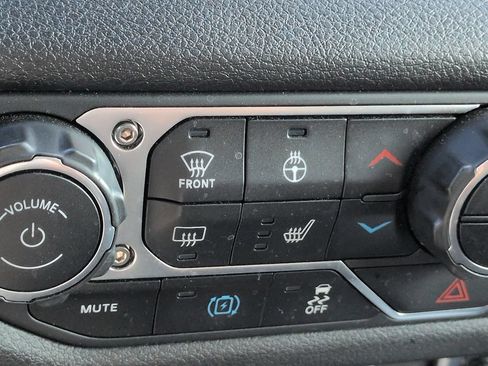 Used 2024 Jeep Wrangler Unlimited AWD/4WD image 20