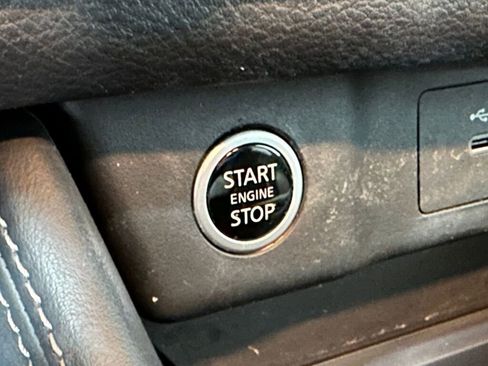 Used 2023 Nissan Rogue SL image 19