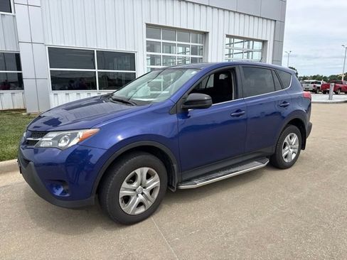 Used 2015 Toyota RAV4 LE AWD/4WD image 1