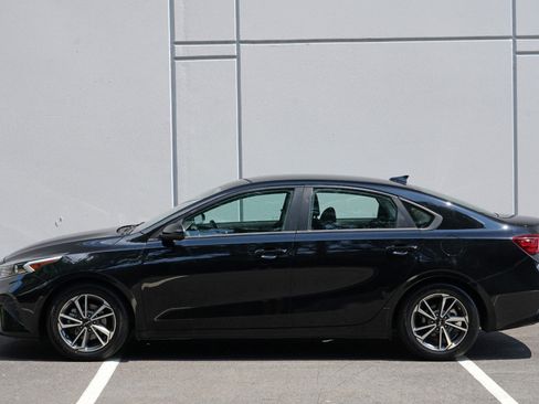 Used 2023 Kia Forte LXS FWD image 8