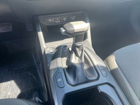 Used 2025 Kia K4 LXS image 42