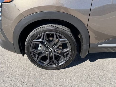 Certified 2025 Nissan Kicks SR image 26