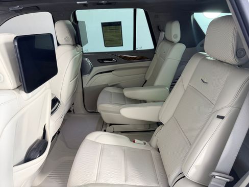 Used 2024 Cadillac Escalade Sport Platinum AWD/4WD image 19