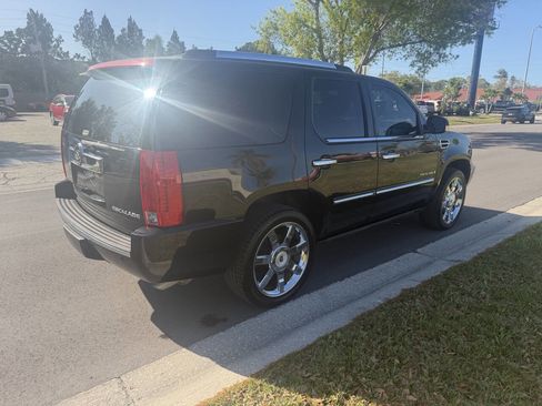 Used 2009 Cadillac Escalade AWD image 8
