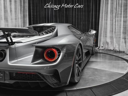 Used 2019 Ford GT RWD image 40
