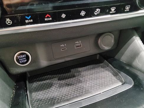 Used 2023 Nissan Rogue SL w/ SL Premium Package image 34