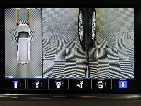 Used 2024 GMC Yukon XL Denali image 20