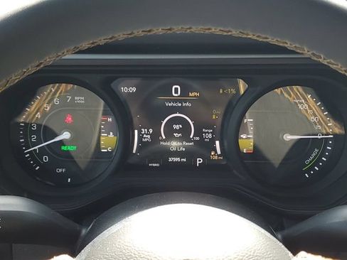 Used 2024 Jeep Wrangler Unlimited Sahara AWD/4WD image 8