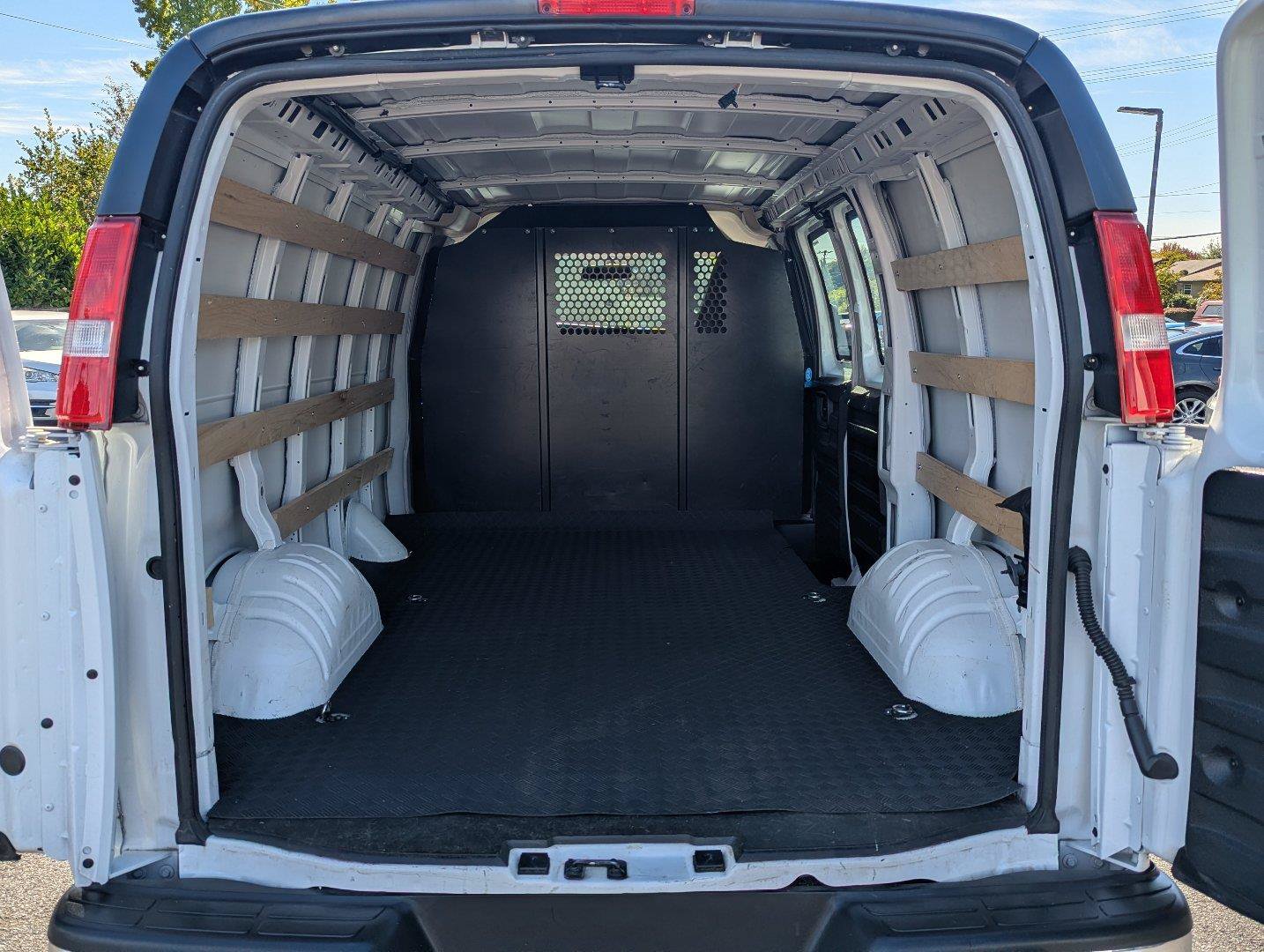 Used 2025 Chevrolet Express 2500 w/ Driver Convenience Package RWD image 20