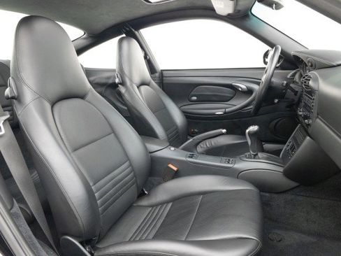 Used 2001 Porsche 911 Carrera image 4