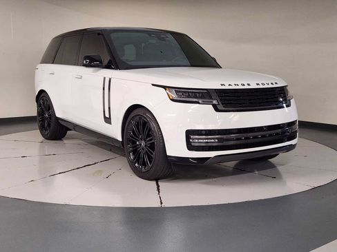Used 2024 Land Rover Range Rover SE AWD/4WD image 7