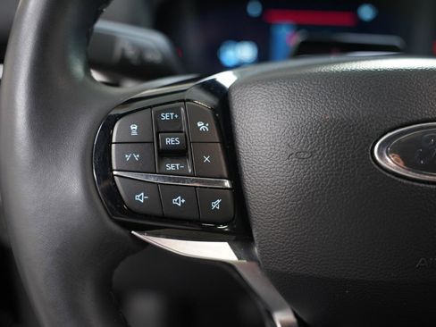 Used 2025 Ford Explorer Platinum RWD image 13