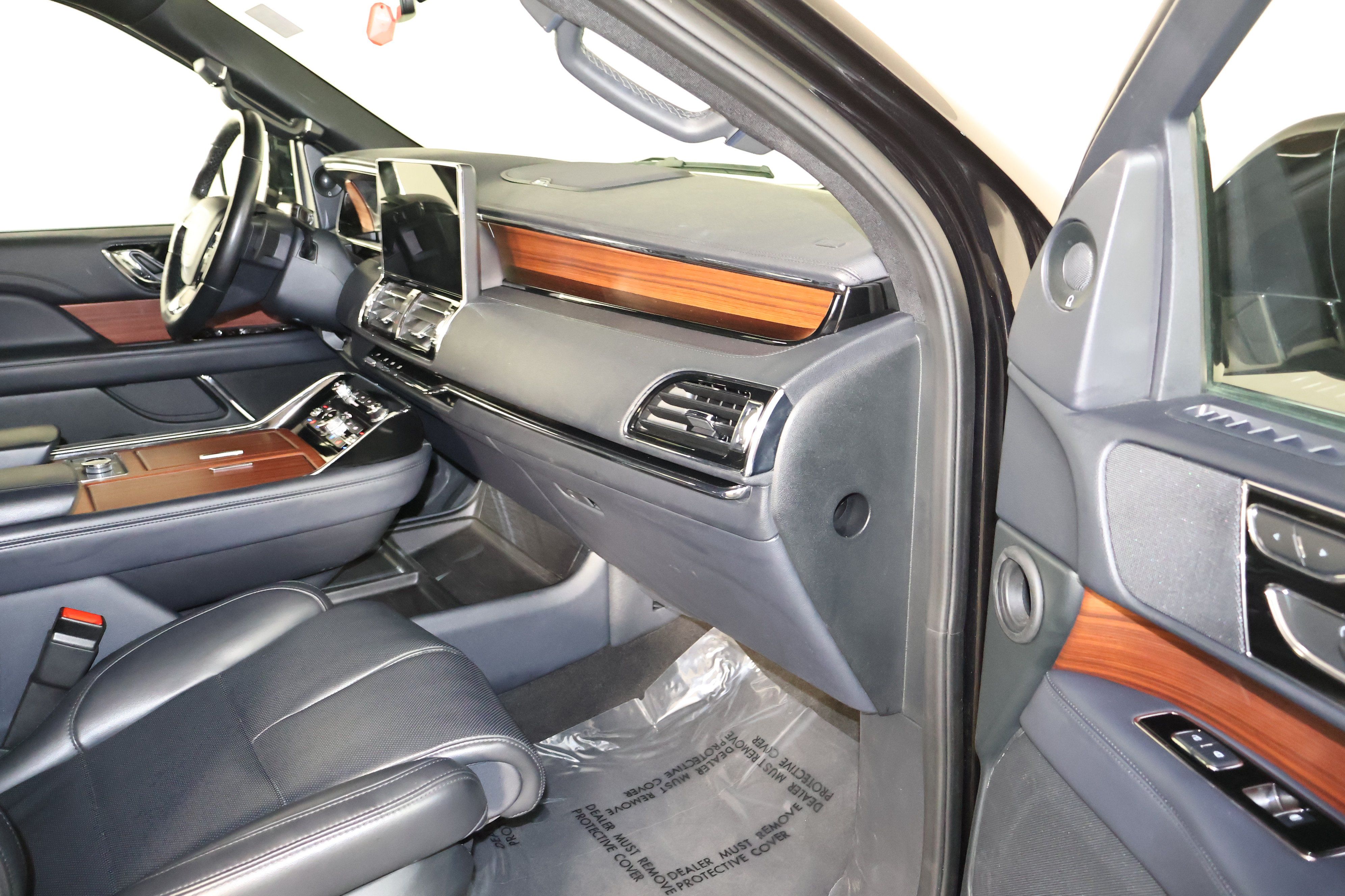 Used 2024 Lincoln Navigator Premiere AWD/4WD image 45