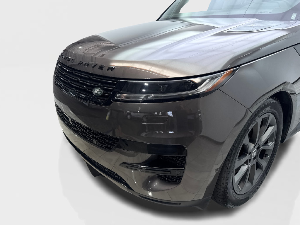 Used 2024 Land Rover Range Rover Sport SE AWD/4WD image 18