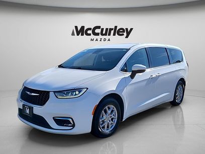 Used 2023 Chrysler Pacifica Touring-L