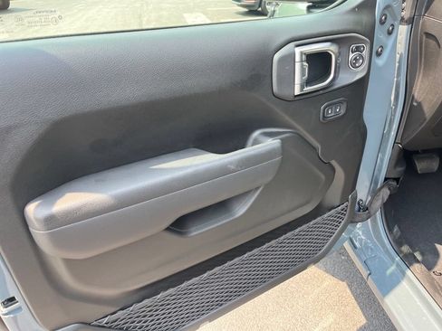 Used 2025 Jeep Wrangler Unlimited Sport AWD/4WD image 7