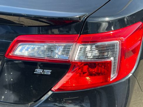 Used 2012 Toyota Camry SE image 17