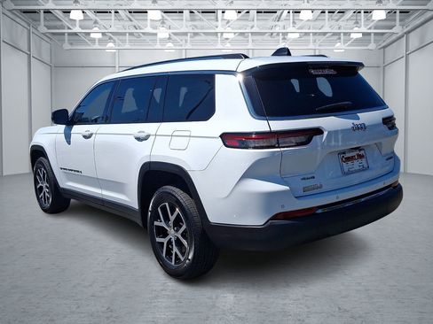 Used 2023 Jeep Grand Cherokee L Limited AWD/4WD image 3