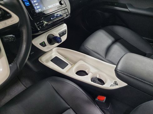 Used 2016 Toyota Prius Four Touring w/ Premium Convenience Package image 26