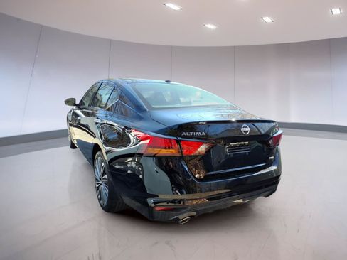 Used 2025 Nissan Altima 2.5 SL AWD/4WD image 3