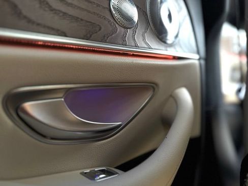 Used 2020 Mercedes-Benz E 350 4MATIC Sedan image 35