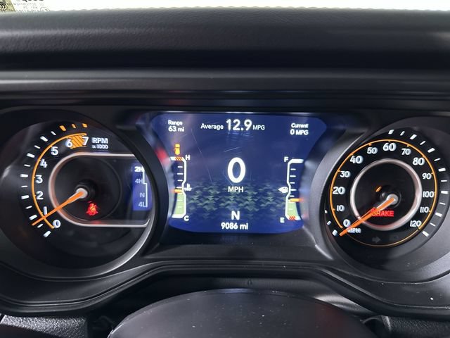 Used 2025 Jeep Wrangler Unlimited Rubicon w/ Convenience Group AWD/4WD image 12