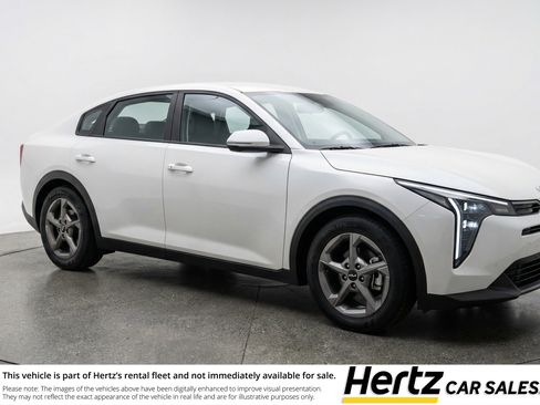 Used 2025 Kia K4 LXS image 1