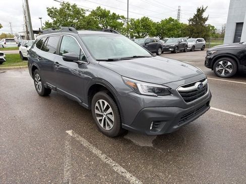 Used 2020 Subaru Outback Premium AWD/4WD image 3