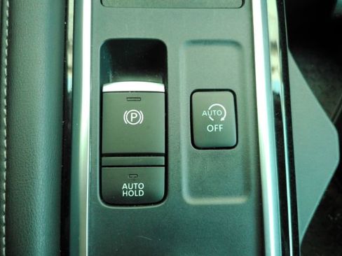 Used 2024 Nissan Pathfinder SV image 47