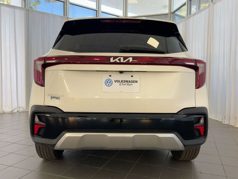 Used 2025 Kia Seltos EX w/ EX Sunroof Package image 10