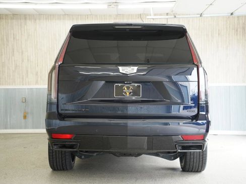 Used 2021 Cadillac Escalade Sport Platinum w/ LPO, ONYX Package image 8