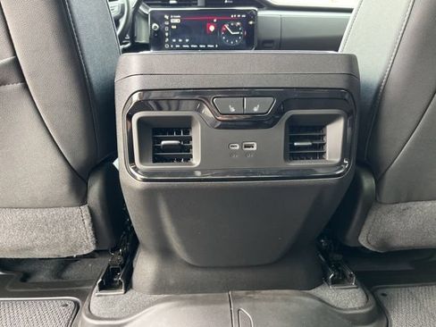 Used 2024 GMC Sierra 2500 AT4 w/ AT4 Premium Plus Package AWD/4WD image 21