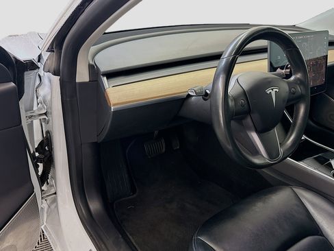 Used 2019 Tesla Model 3 Long Range image 17