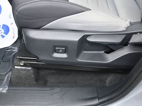 Used 2025 Toyota Tacoma TRD Off-Road image 12