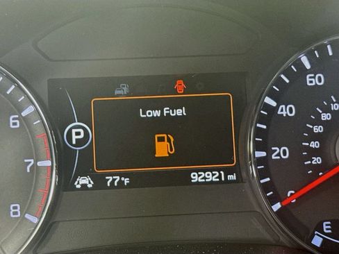 Used 2018 Kia Forte S w/ S Technology Plus Package FWD image 13