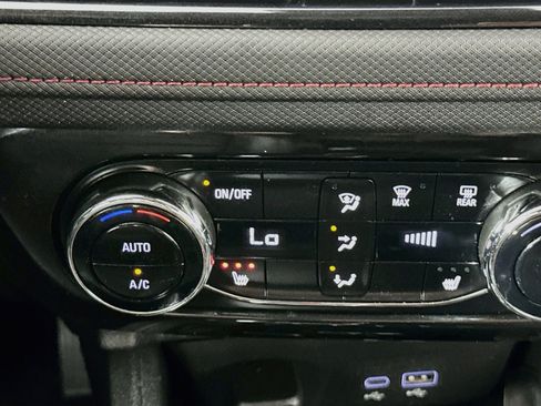 Used 2025 Chevrolet TrailBlazer RS w/ Convenience Package AWD/4WD image 25