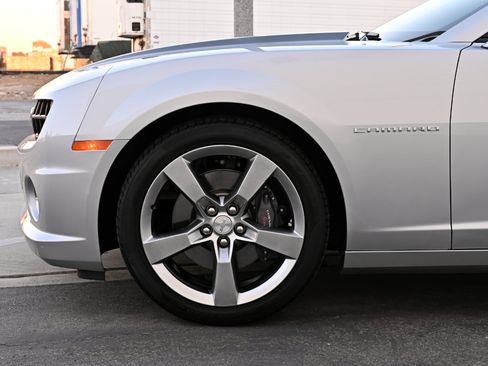 Used 2011 Chevrolet Camaro SS RWD image 28