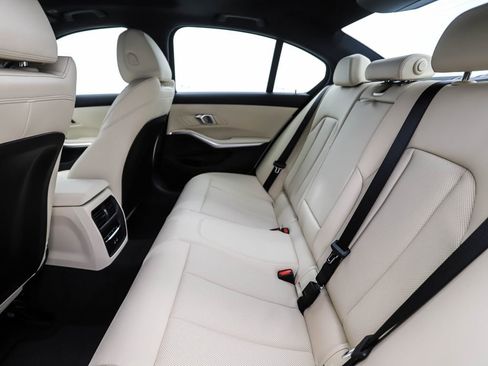 Used 2025 BMW 330i xDrive Sedan w/ Convenience Package image 23