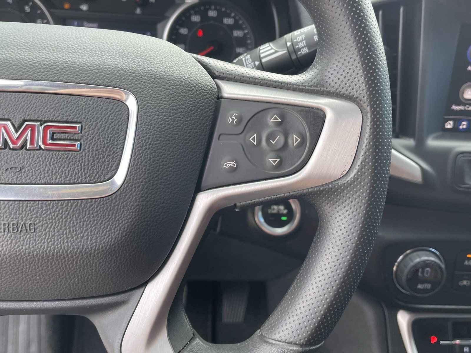Used 2022 GMC Terrain SLE w/ Driver Convenience Package AWD/4WD image 22