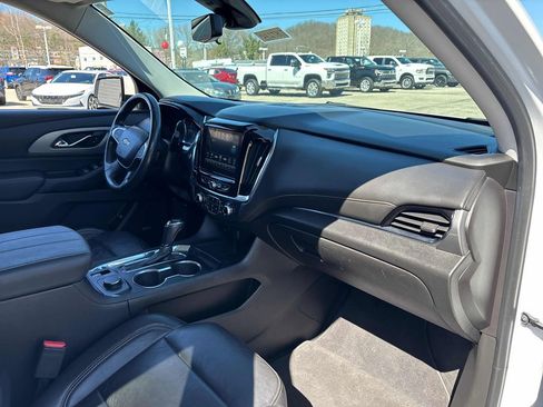 Used 2018 Chevrolet Traverse LT image 34