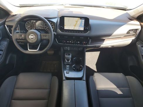 Used 2021 Nissan Rogue SL w/ Premium Package image 3