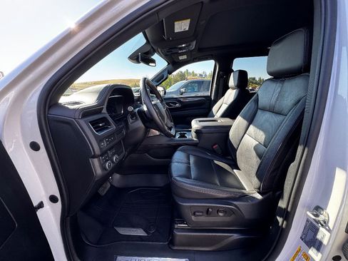 Used 2023 Chevrolet Tahoe RST image 2