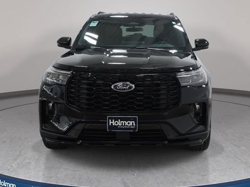 Used 2026 Ford Explorer ST-Line w/ ST-Line Street Pack AWD/4WD image 3