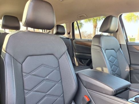 Used 2024 Volkswagen Atlas SE image 25