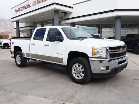 Used 2014 Chevrolet Silverado 3500 LTZ w/ LTZ Plus Package AWD/4WD image 8