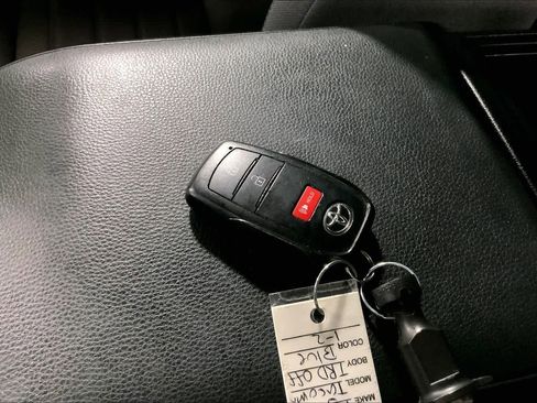 Used 2024 Toyota Tacoma TRD Off-Road image 14