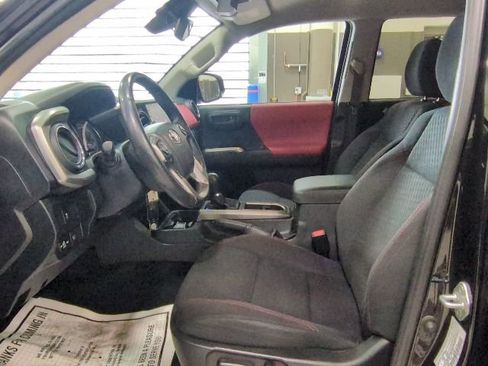 Used 2021 Toyota Tacoma SR5 image 10