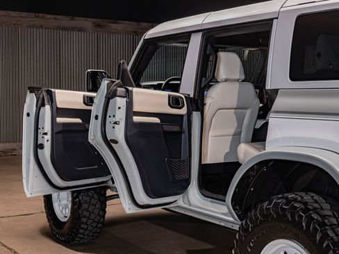 Used 2023 Ford Bronco Heritage Edition AWD/4WD image 25
